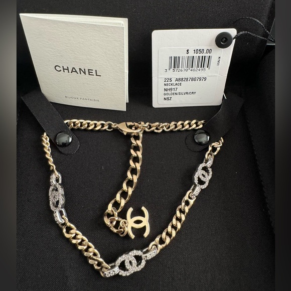 Brand new never worn Chanel Choker - Picture 4 of 5